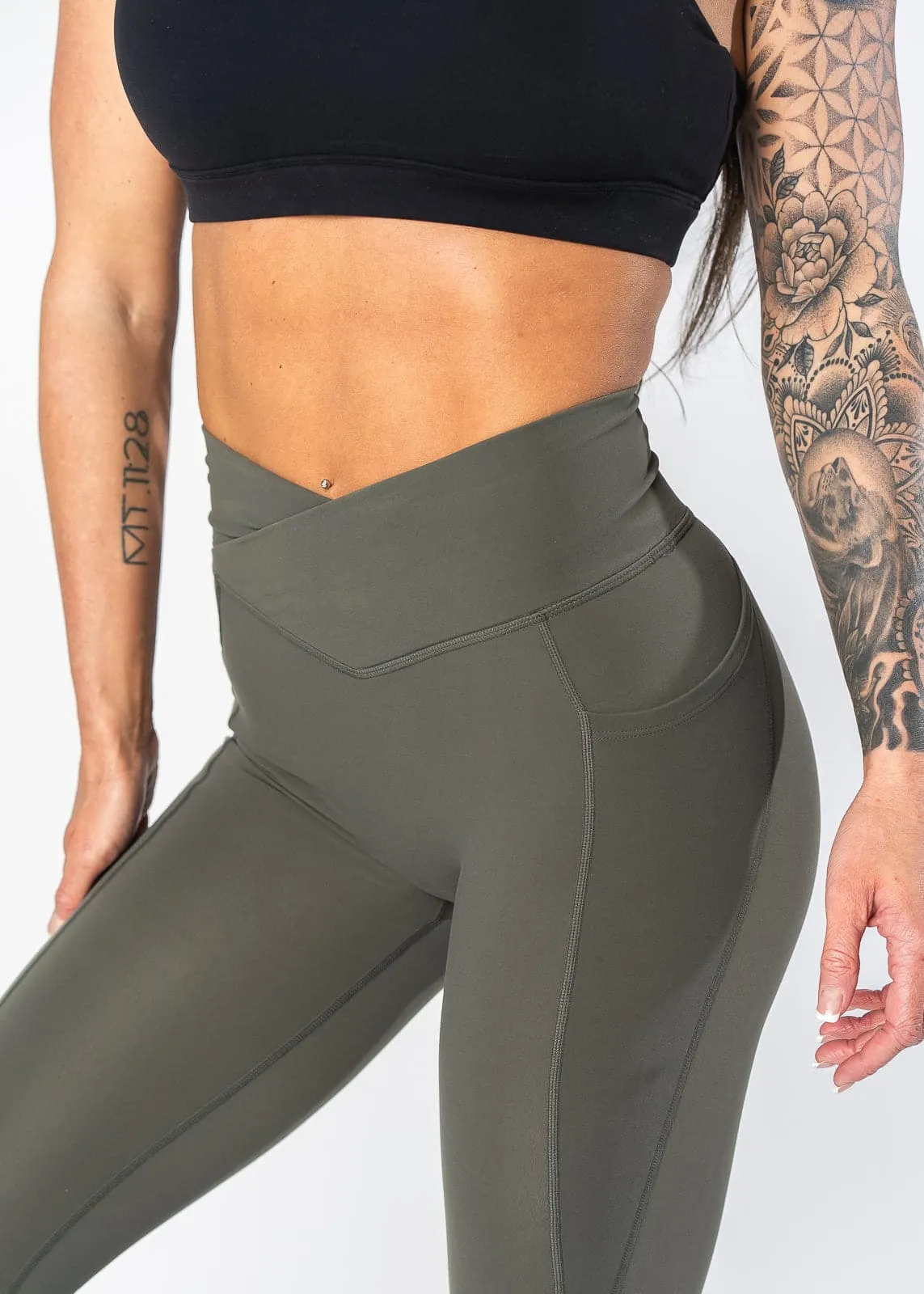 Booty Scrunch Leggings With Pockets | Military Green