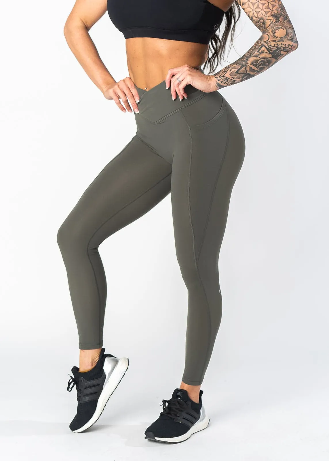 Booty Scrunch Leggings With Pockets | Military Green