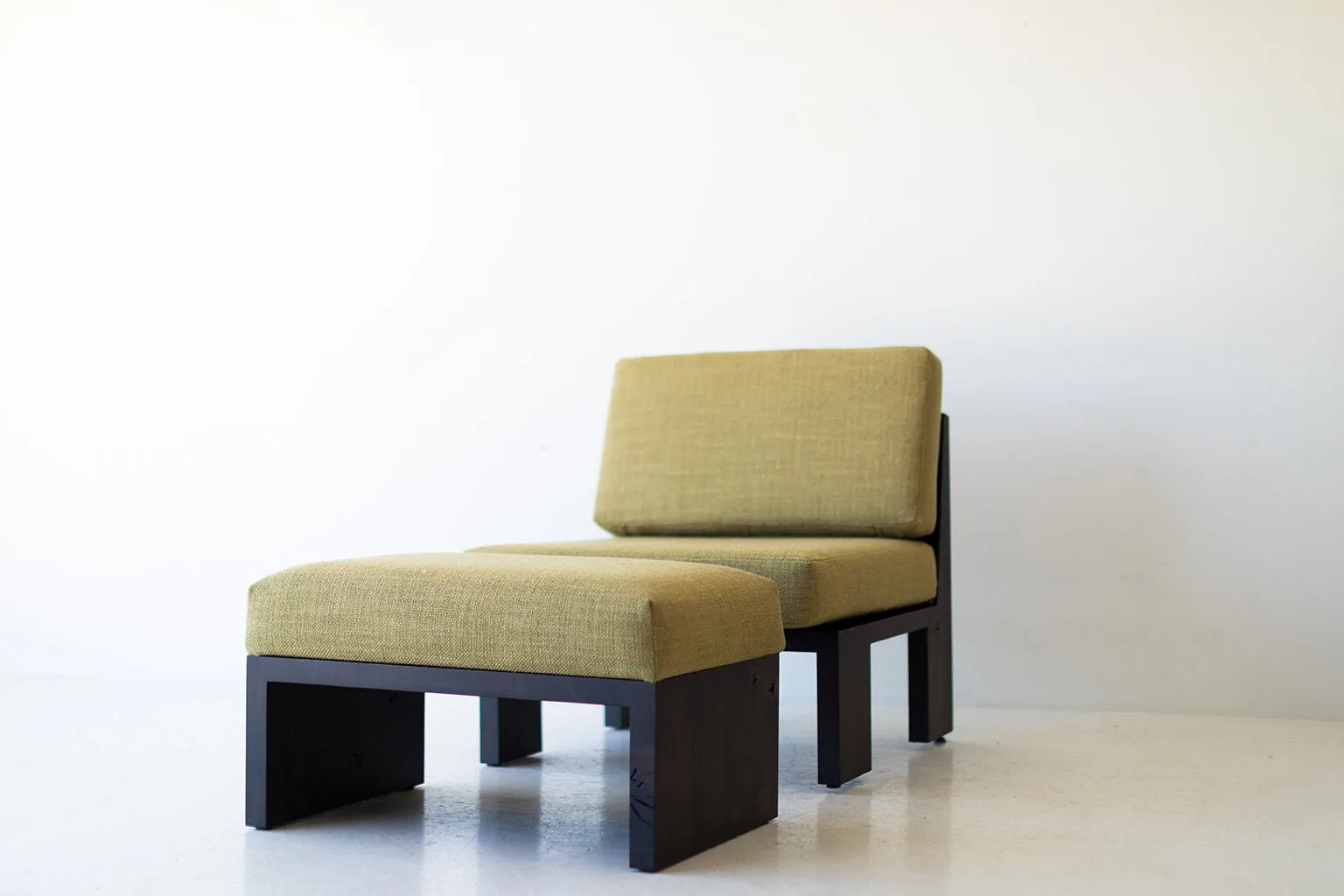 Chile Modern Lounge Chair and Ottoman - 0821