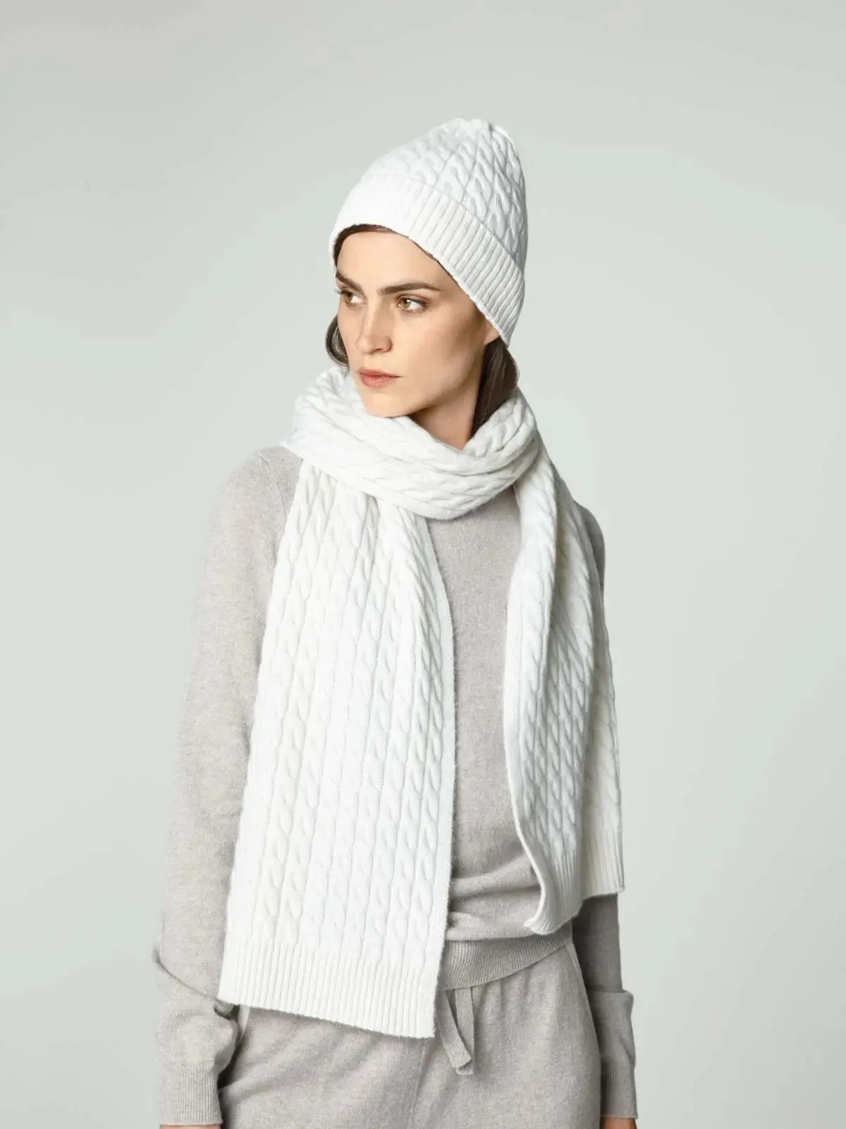 Knitted hat from cashmere in the shade Ice White