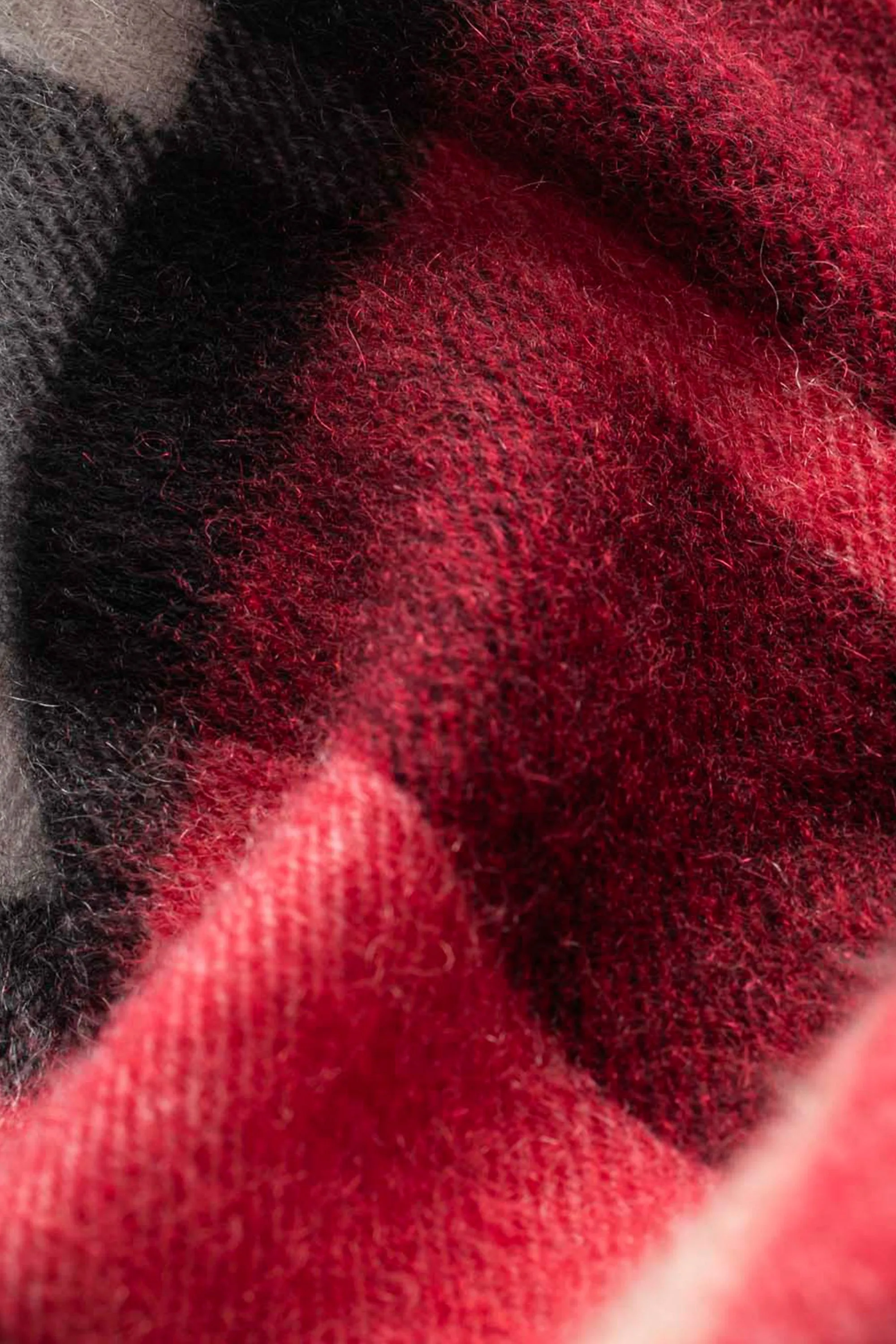 Made in Scotland Scotty Thompson Cashmere Scarf - Chinese Red