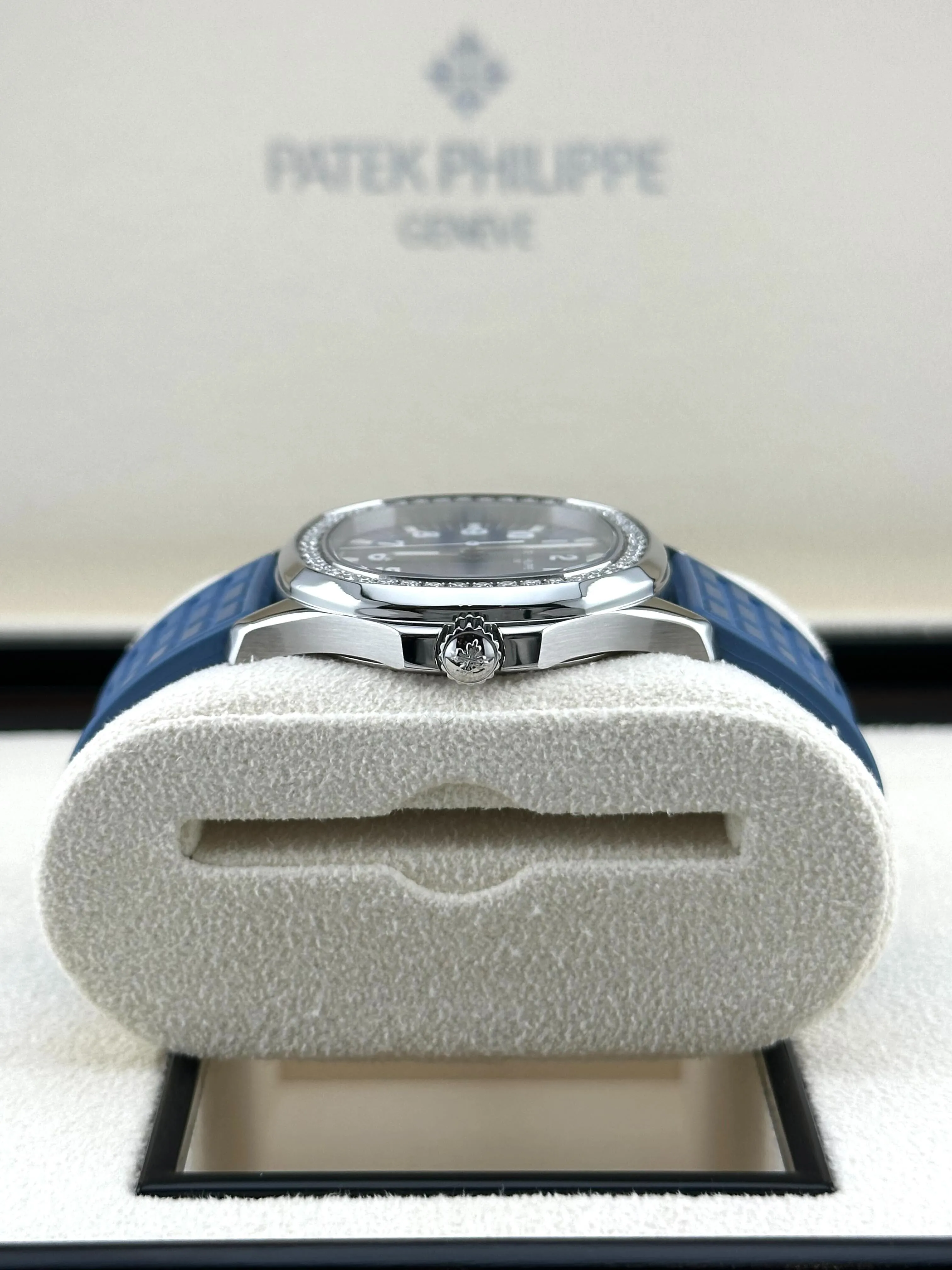 Patek Philippe Aquanaut Luce 5067A-022 'Ladies' Stainless Steel Blue Dial Diamond Bezel (2020)