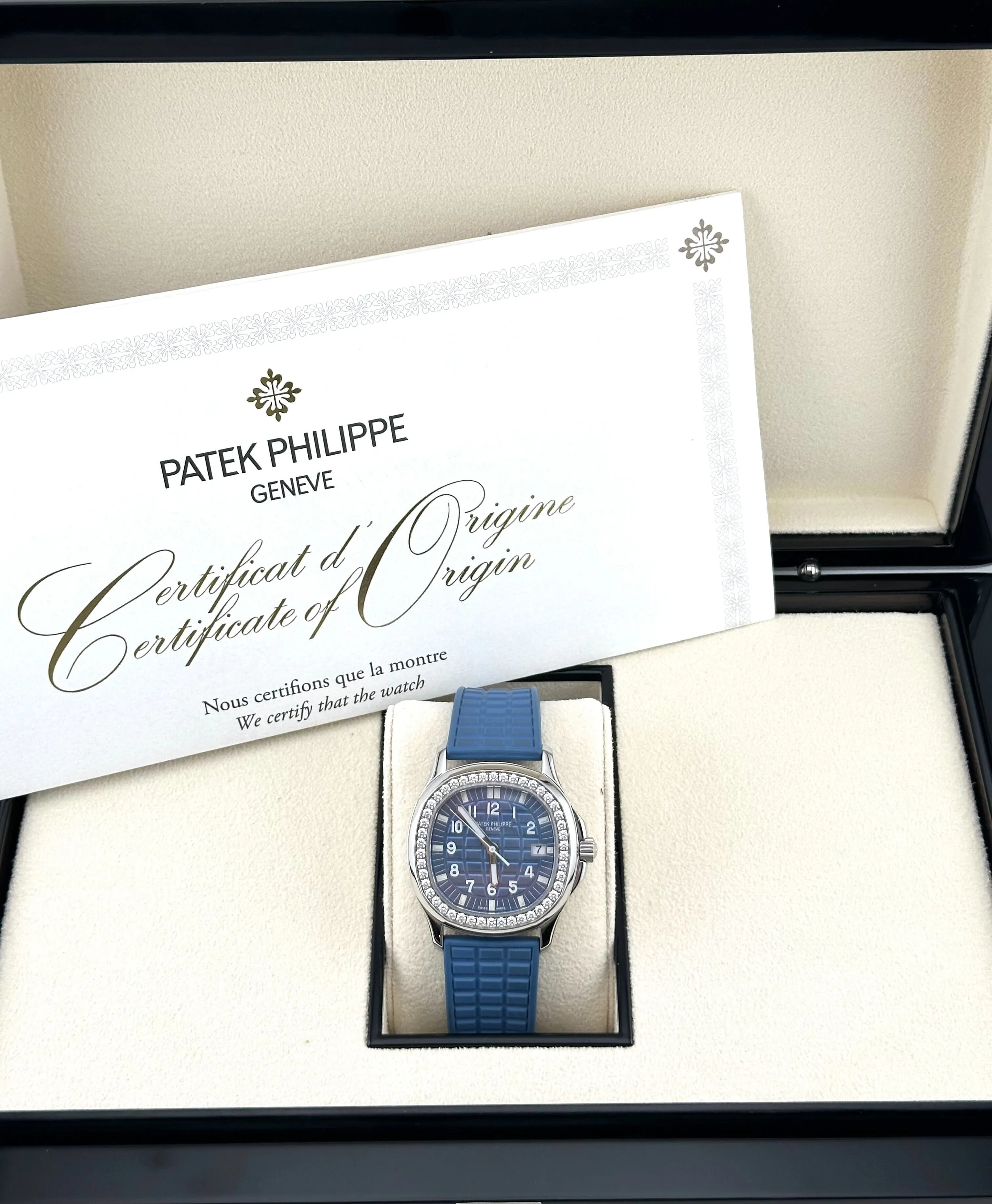 Patek Philippe Aquanaut Luce 5067A-022 'Ladies' Stainless Steel Blue Dial Diamond Bezel (2020)