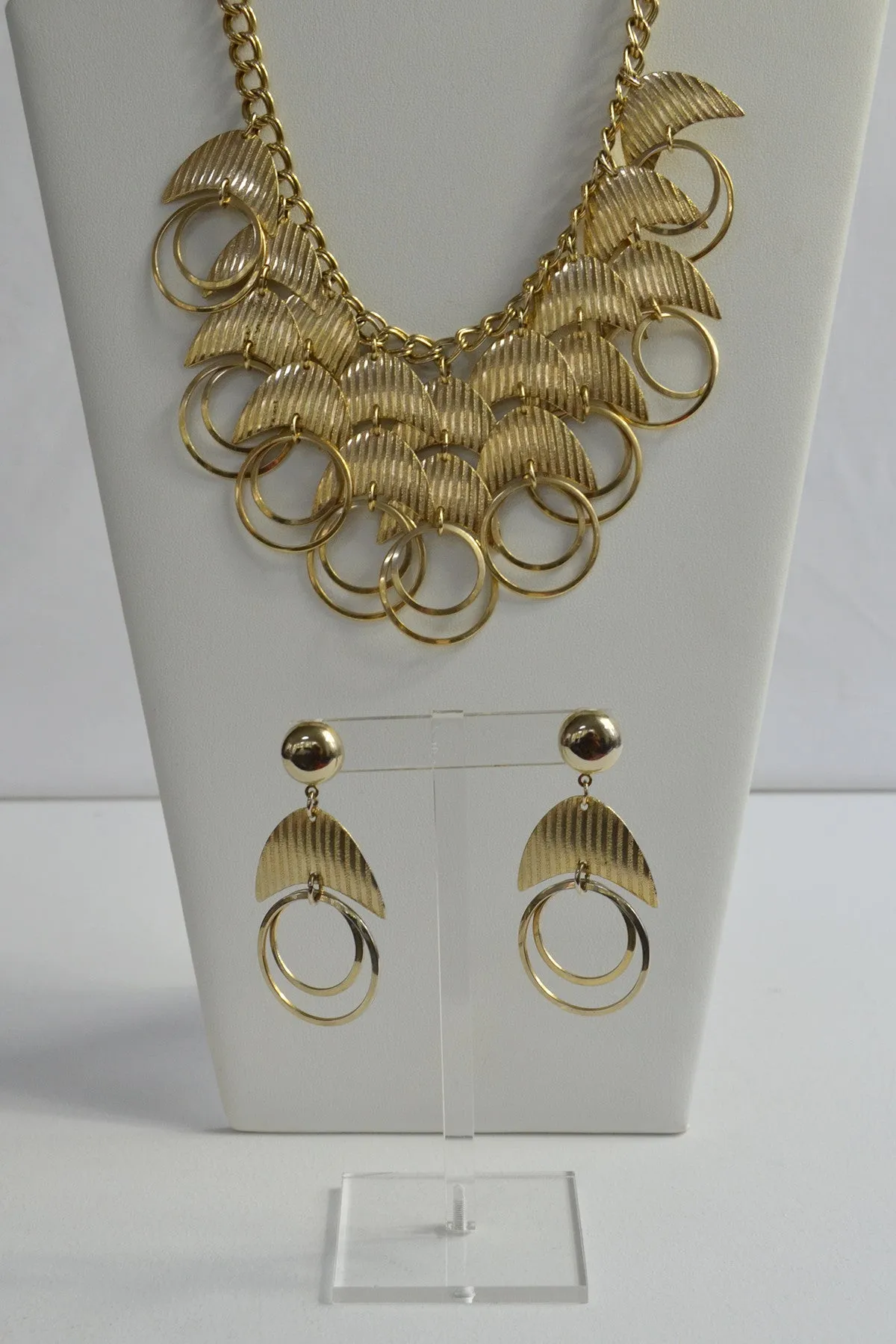 Vintage 1970s Gold Tone Crescent Moon and Open Rings Necklace and Earrings