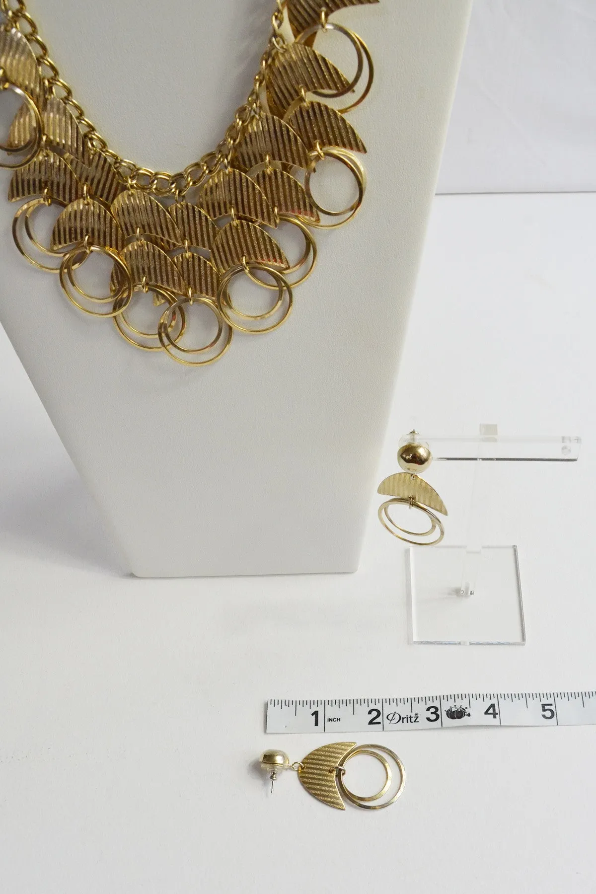 Vintage 1970s Gold Tone Crescent Moon and Open Rings Necklace and Earrings